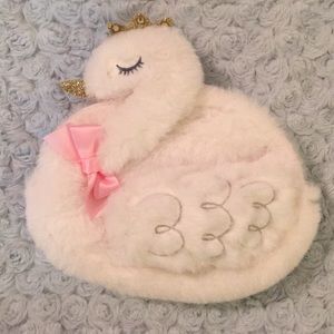 Fuzzy White Swan Zippered Case
